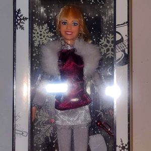 Hannah montana holiday pop star doll 2008.